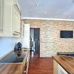 Cozy & Calm Apartment Perfect For Ing Arena Events